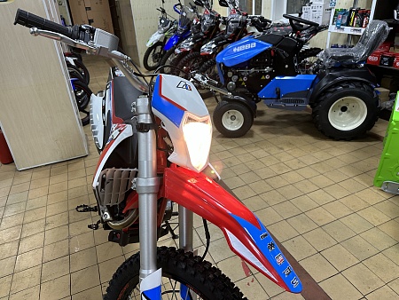 Мотоцикл Кросс Apollo RX 250 (172FMM) бело красно синий