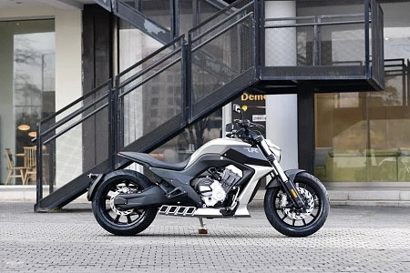 Мотоцикл Benda LFC 700